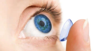 Zelený zákal a kontaktní čočky: jde to dohromady?