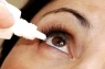 Nesprávná technika aplikace očních kapek může zhoršit průběh léčby
